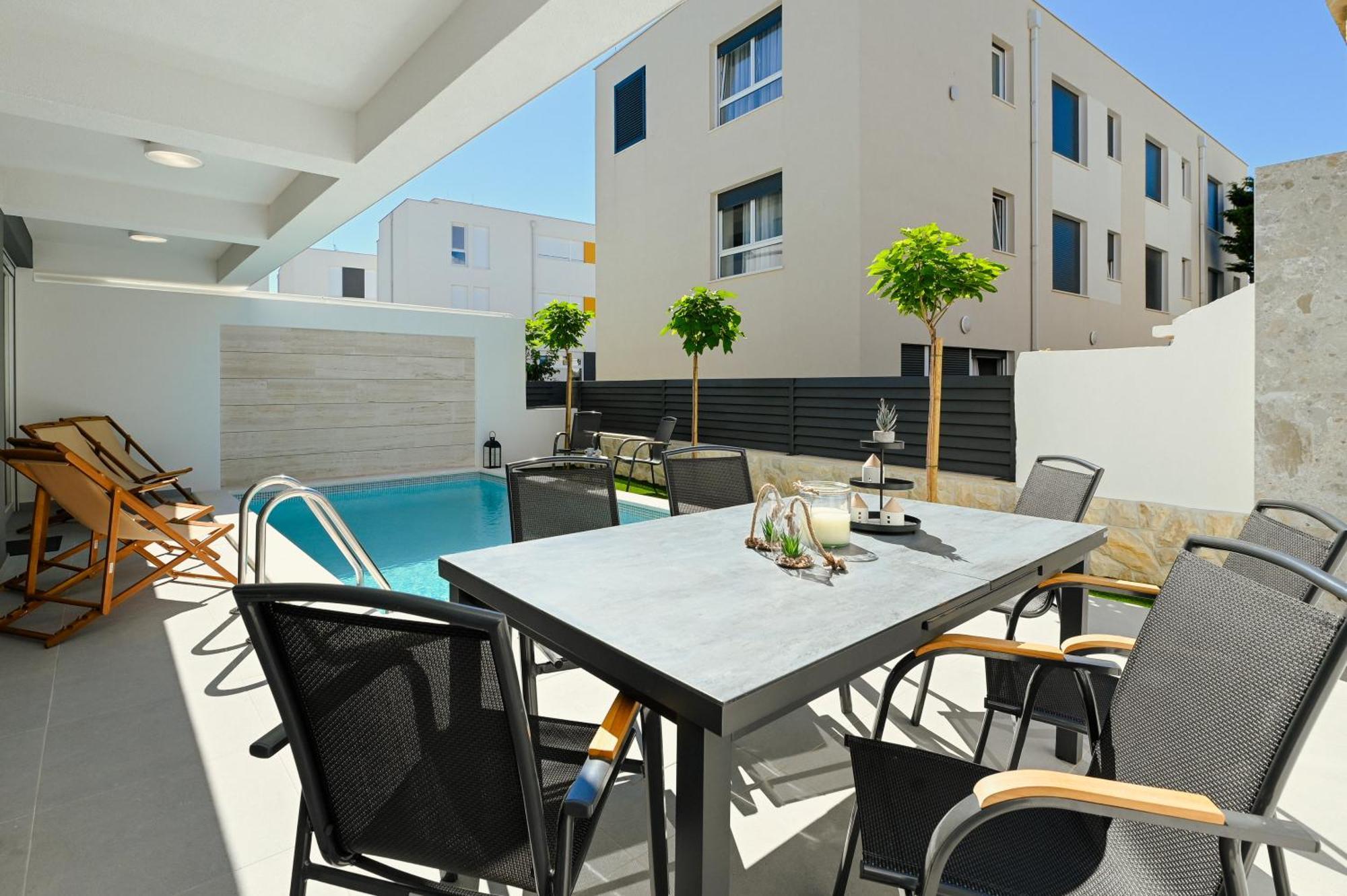 Smash A - With Private Pool * Novalja