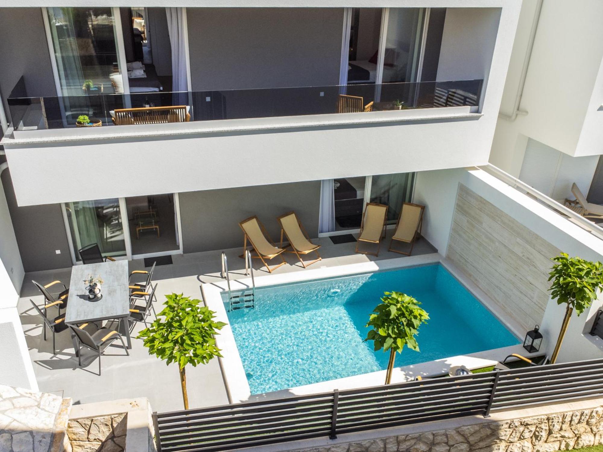 Apartment Smash A - With Private Pool