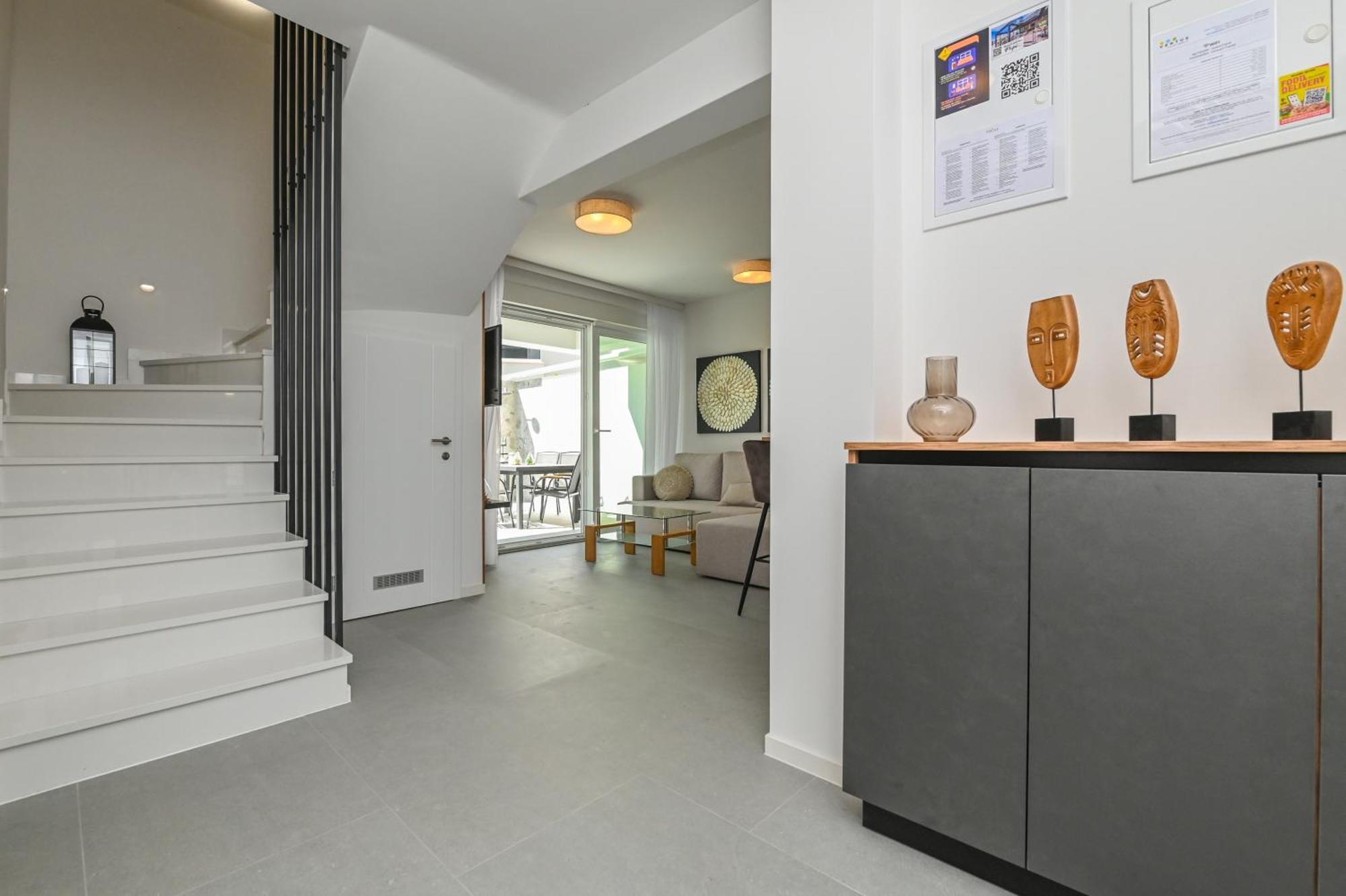 Smash A - With Private Pool Apartment Novalja