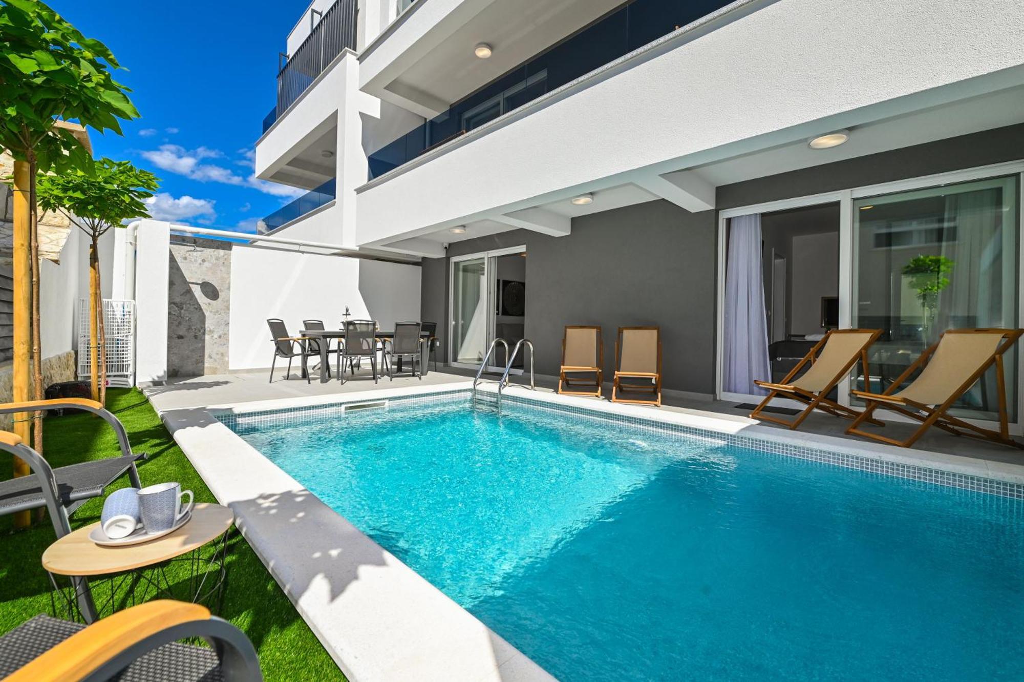 Apartment Smash A - With Private Pool Novalja