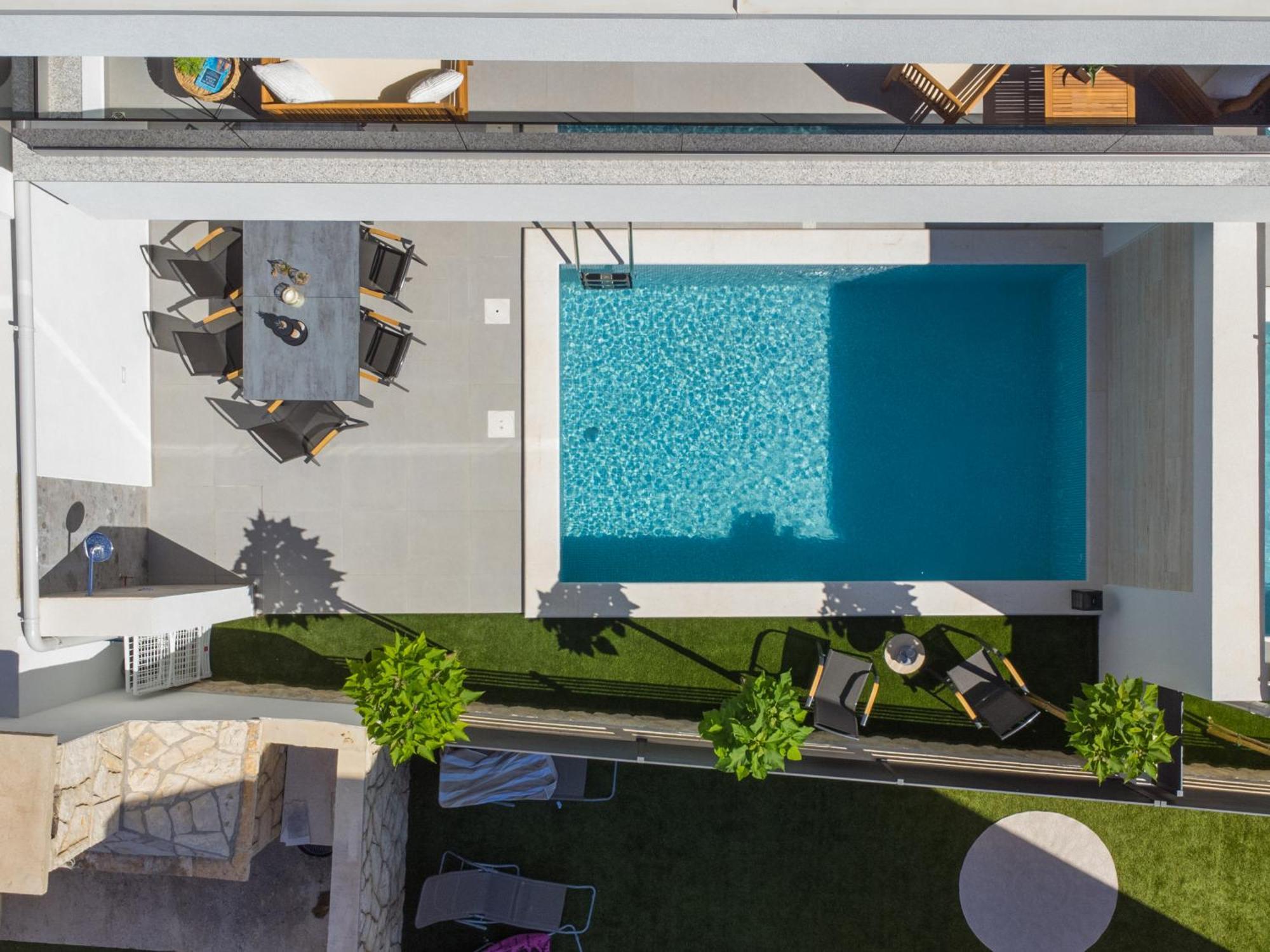 Smash A - With Private Pool Novalja